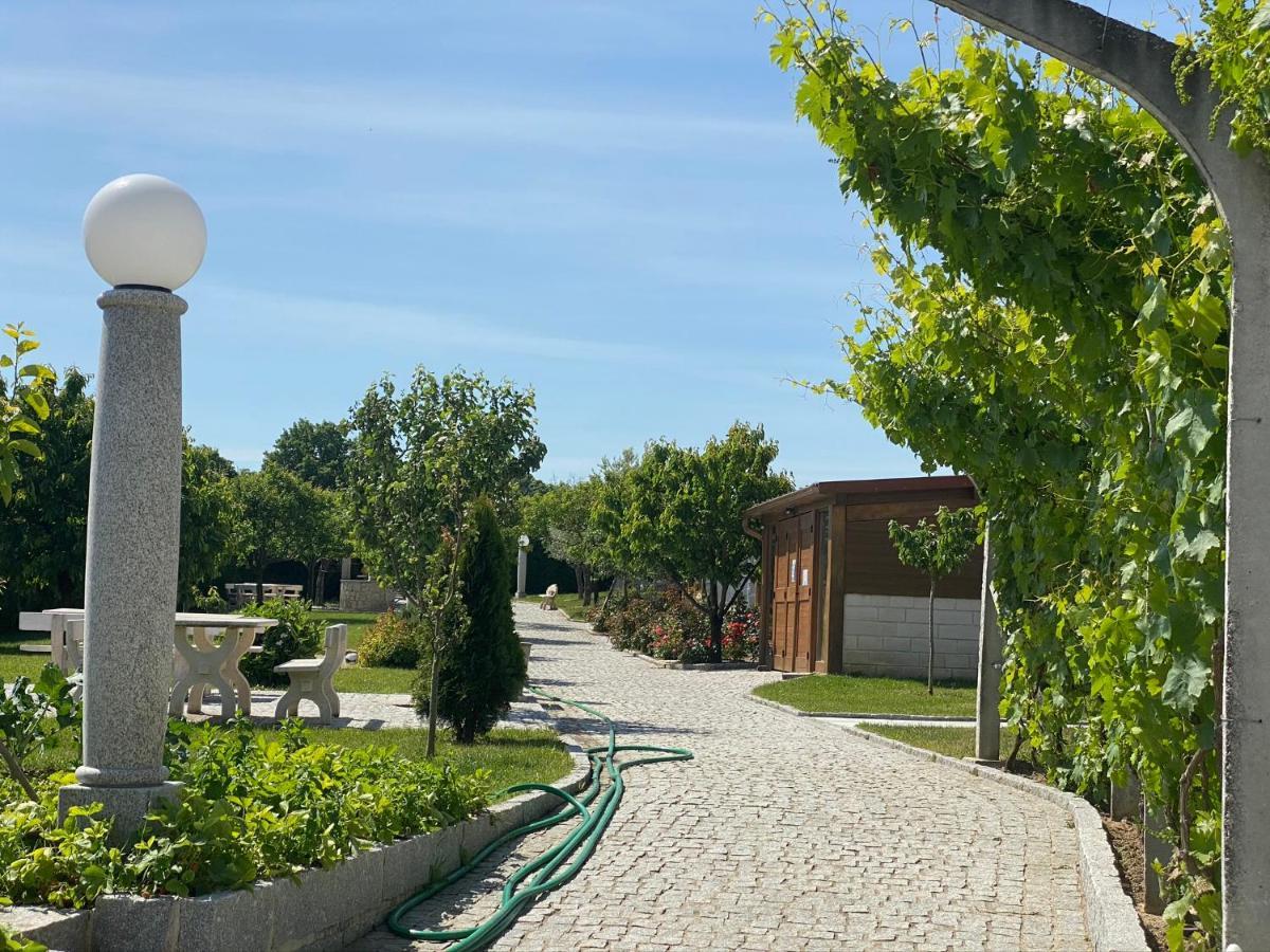德萨布隆别墅公寓 Châtillon-sur-Marne 外观 照片