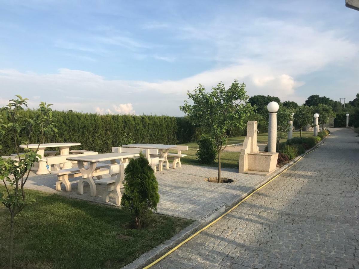 德萨布隆别墅公寓 Châtillon-sur-Marne 外观 照片