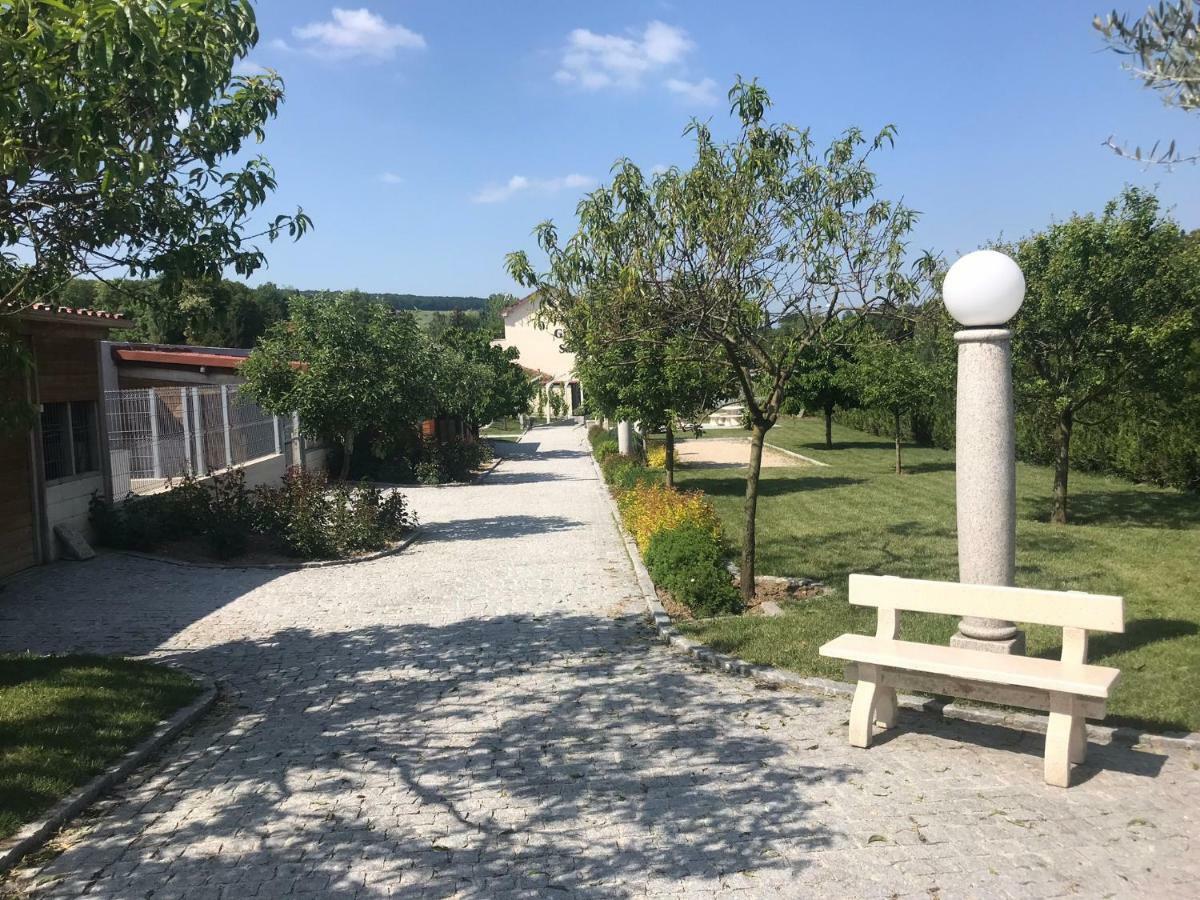 德萨布隆别墅公寓 Châtillon-sur-Marne 外观 照片